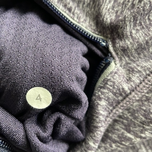 Sz4 Lululemon Full Tilt Half Zip Pullover in Purple Heathered Black Swan EUC - Picture 9 of 9